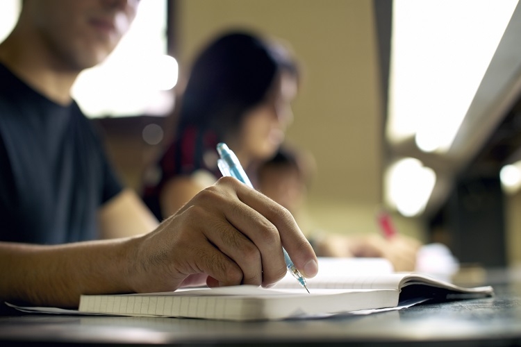 Governo Bolsonaro quer que faculdades se autorregulem para autorizar cursos