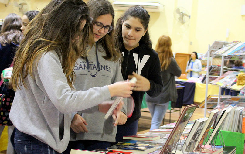 32ª Feira do Livro do Colégio Santa Inês inicia nesta terça-feira (23/04)