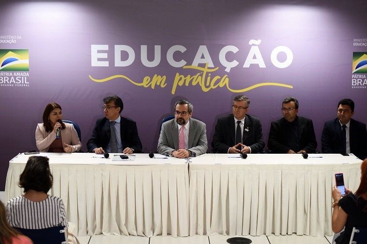 MEC lança programa que alia o ensino à prática na educação básica