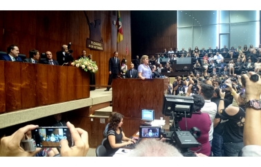 SINEPE/RS presente em posse de primeira mulher presidente do Parlamento gaúcho