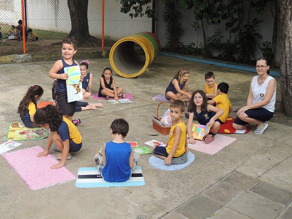 Colégio Batista de Porto Alegre - Roda de Leitura no Dia Nacional do Livro Infantil