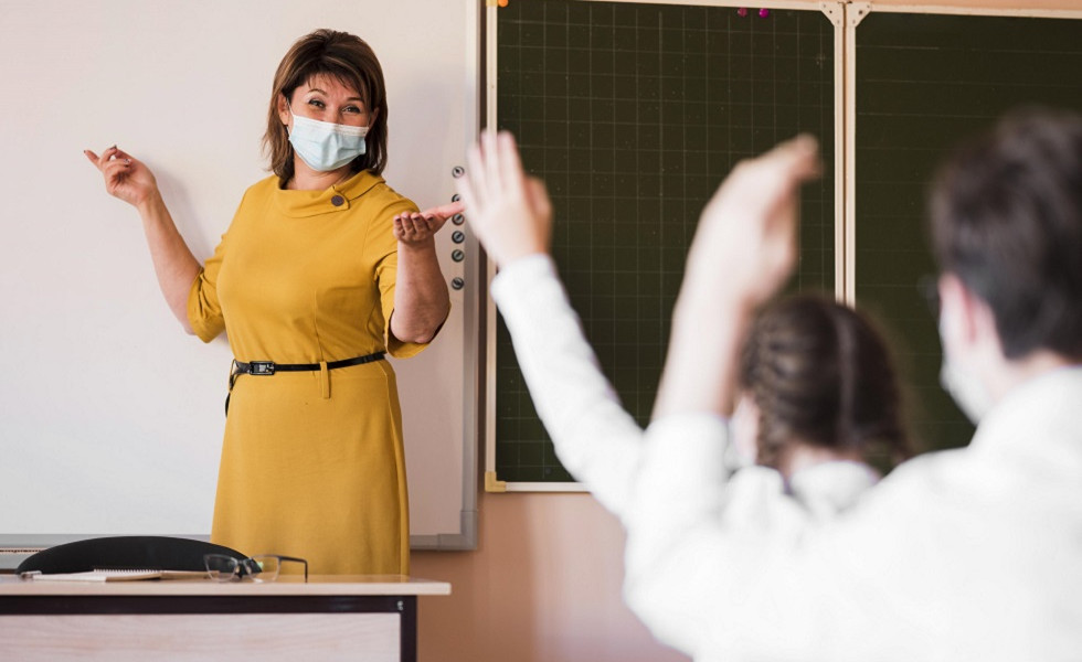 Governo Federal confirma profissionais da educação no grupo prioritário de imunização contra a covid-19